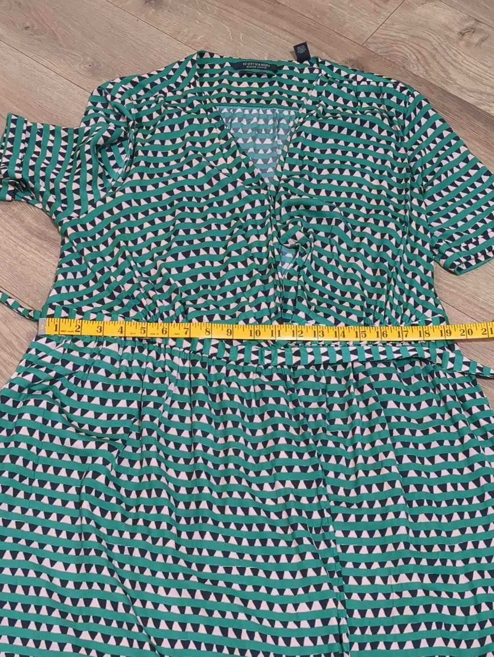 SCOTCH & SODA MAISON SCOTCH MIDI SATIN WRAP OVER PRINTED DRESS Size L - Picture 7 of 13